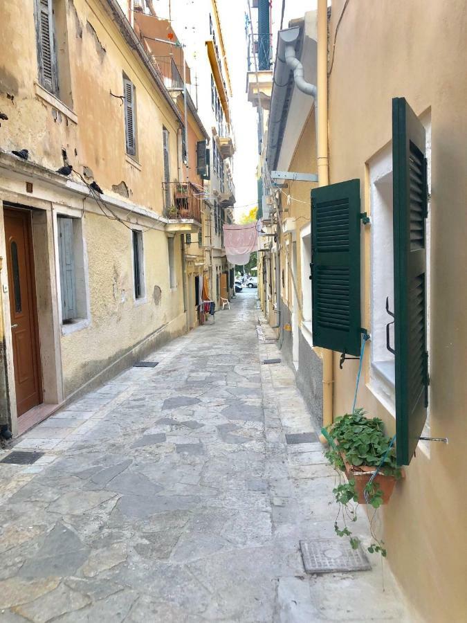 Corfu Old Town's Cutiest Place Daire Korfu
